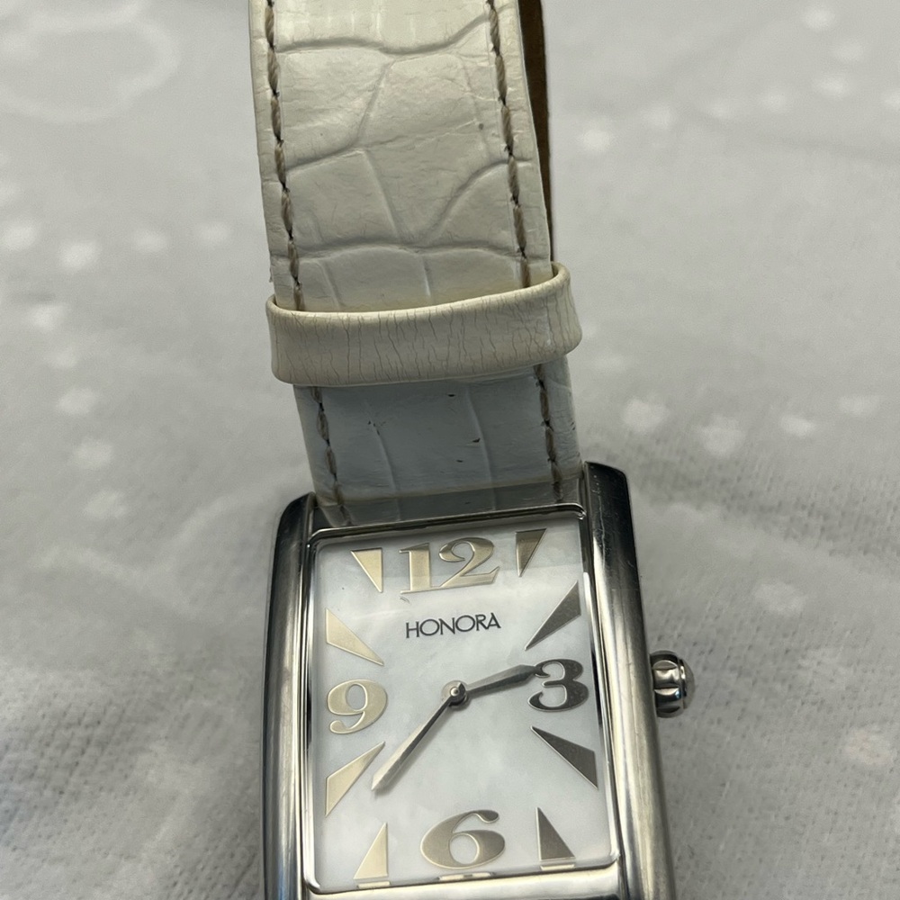 7 Honora Pearl Face Watch with White “Alligator” Leather Strap